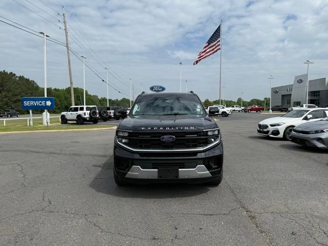 Used 2026 Ford Expedition Platinum w/ Platinum Ultimate Package AWD/4WD image 2