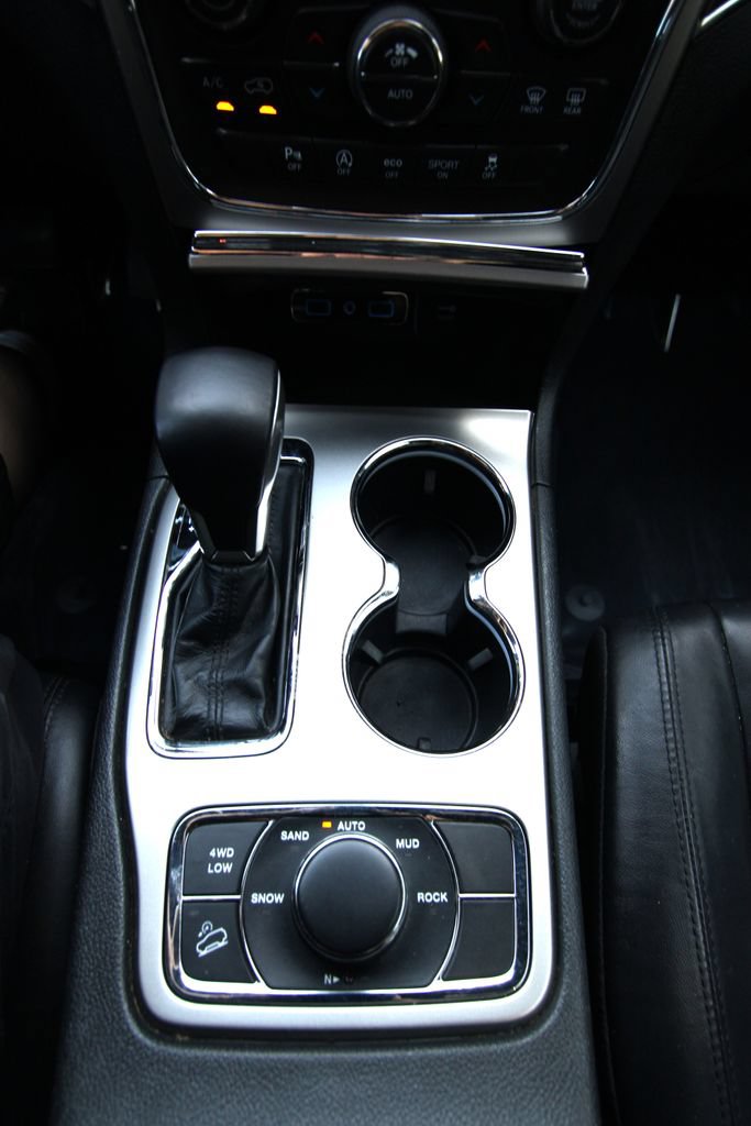 Used 2018 Jeep Grand Cherokee Limited AWD/4WD image 27