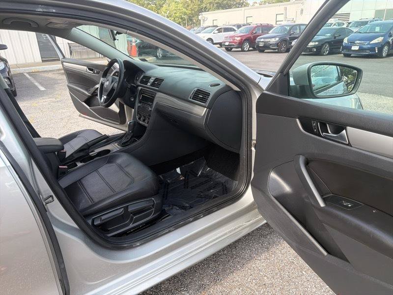 Used 2014 Volkswagen Passat 1.8T Wolfsburg Edition FWD image 21