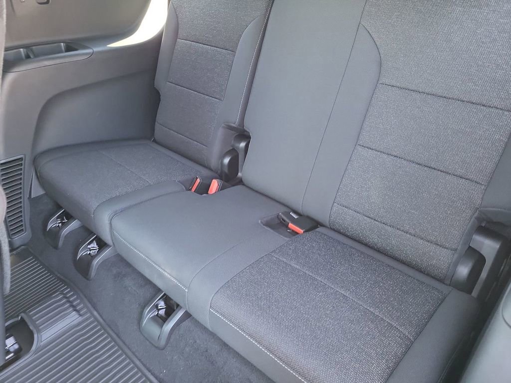 New 2026 Chevrolet Traverse LT w/ Midnight/Sport Edition FWD image 25