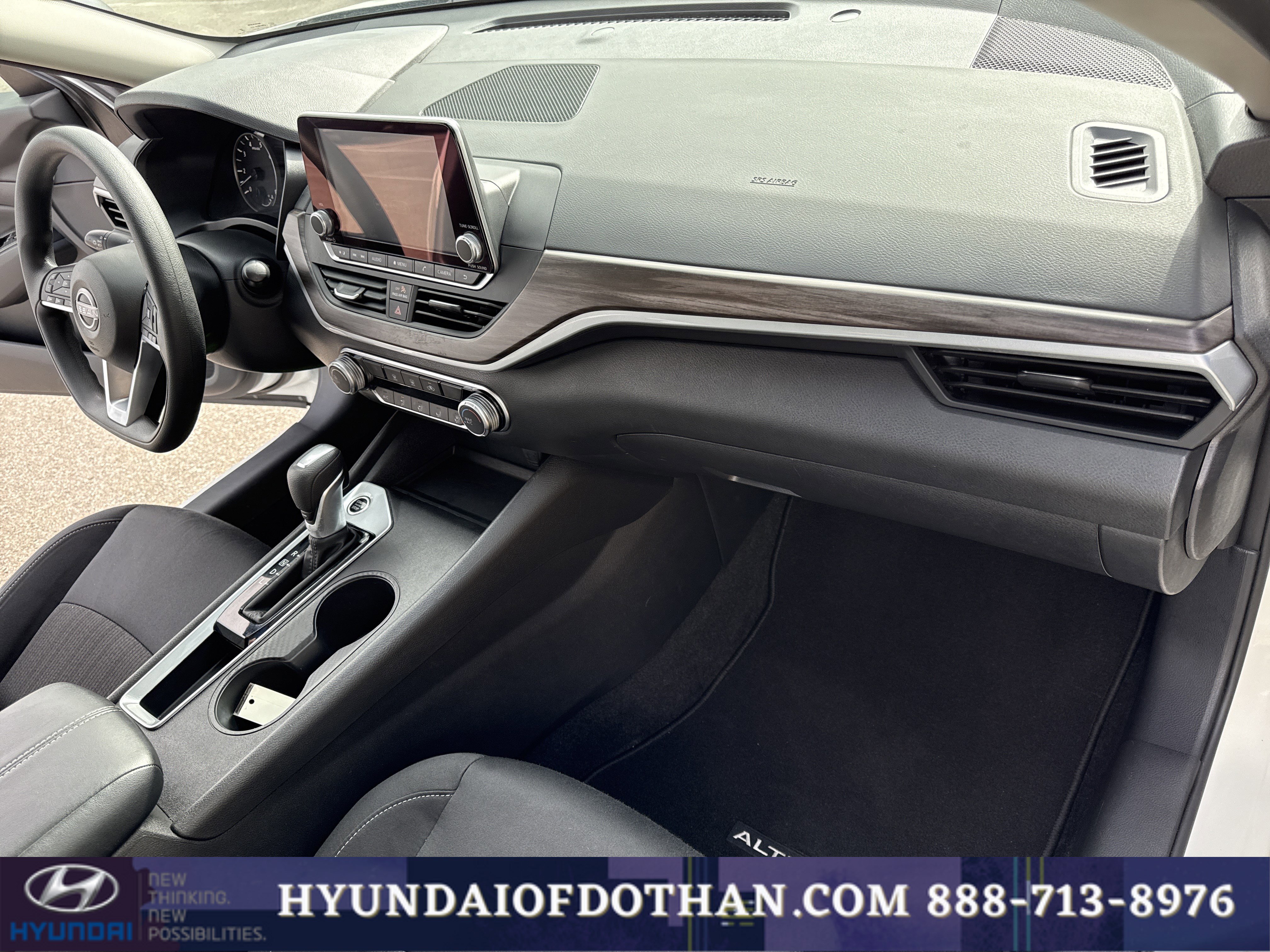 Used 2025 Nissan Altima 2.5 SV image 16