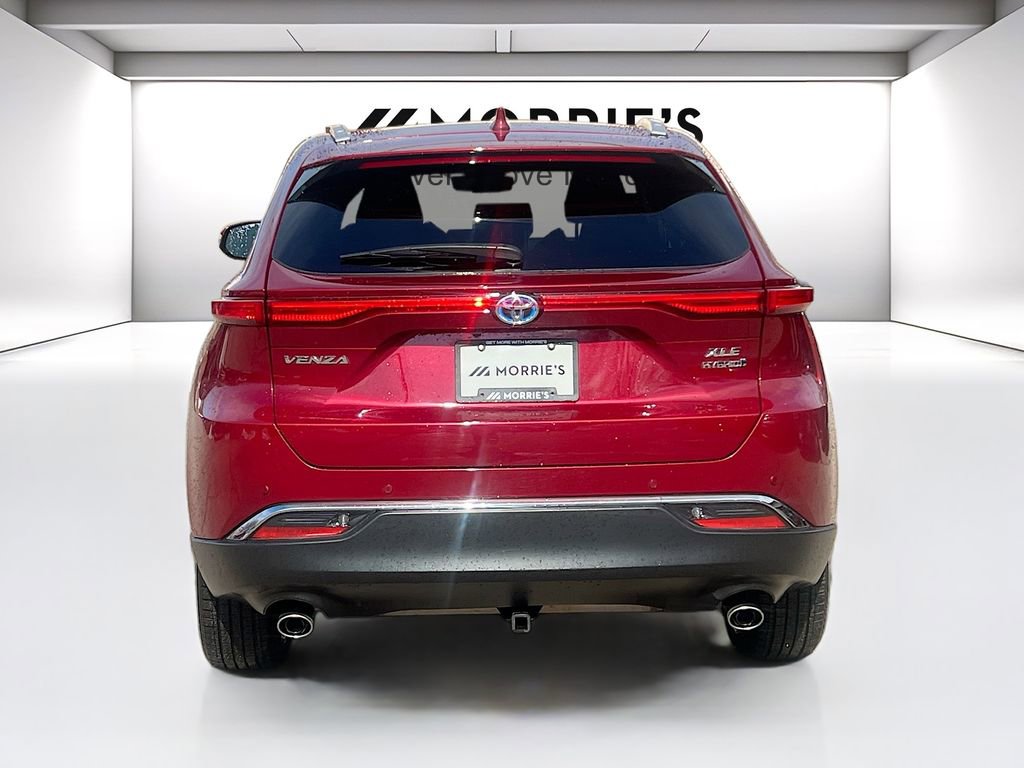 Used 2022 Toyota Venza XLE image 6