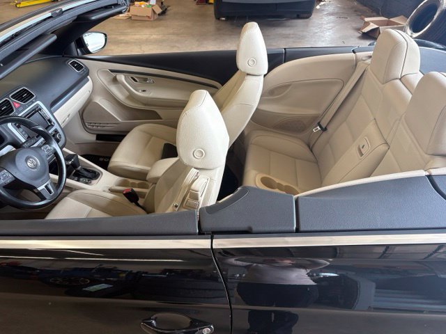 Used 2011 Volkswagen Eos Komfort FWD image 11