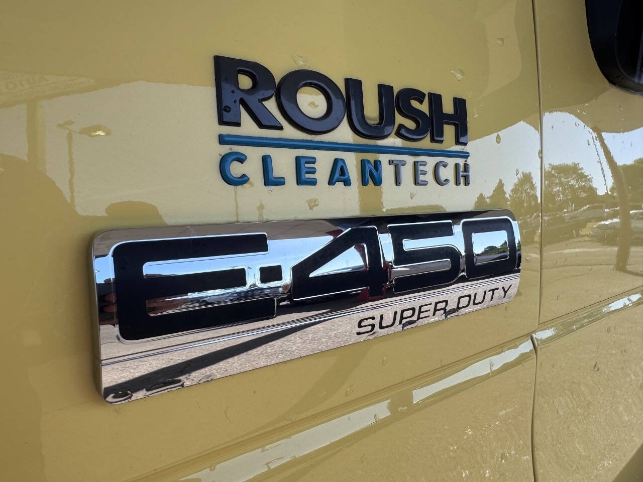 Used 2021 Ford E-450 and Econoline 450 Super Duty RWD image 2