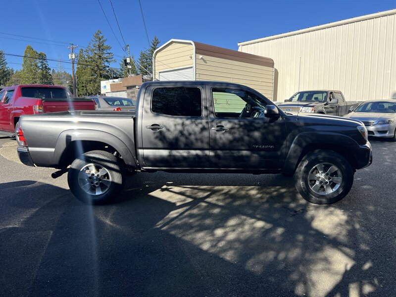 Used 2014 Toyota Tacoma PreRunner w/ SR5 Package image 6
