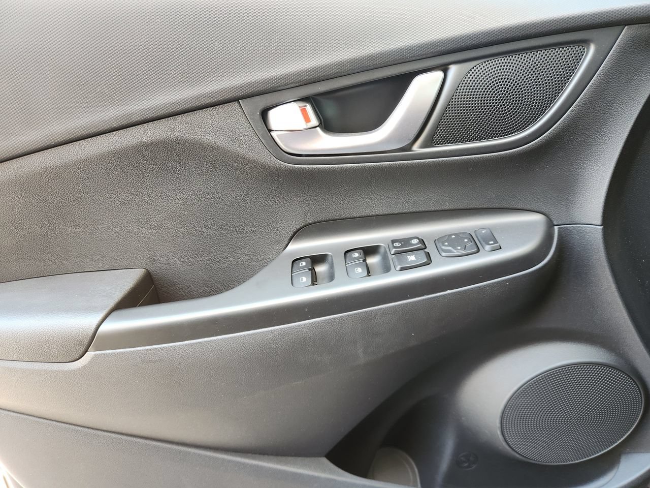 Used 2022 Hyundai Kona SEL w/ Convenience Package FWD image 18