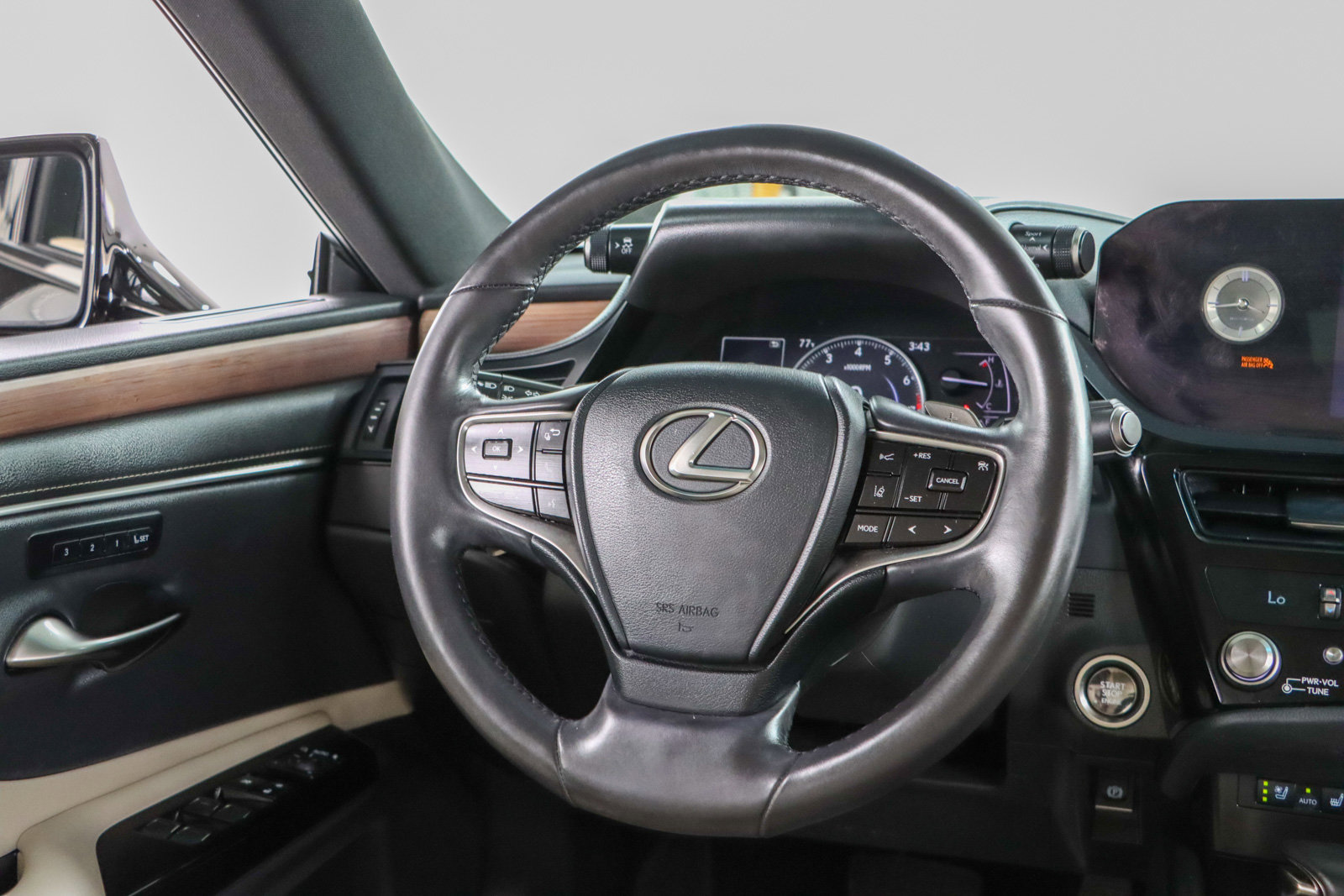 Used 2024 Lexus ES 350 w/ Premium Package FWD image 12