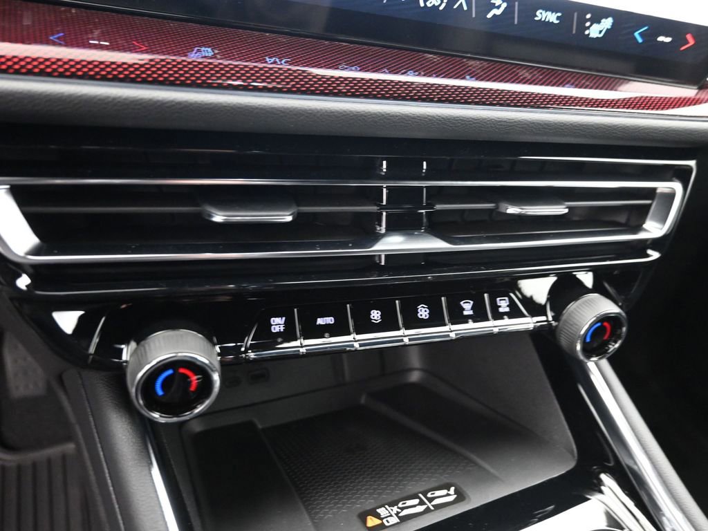 New 2026 Chevrolet Traverse Z71 w/ Driver Confidence Package image 17