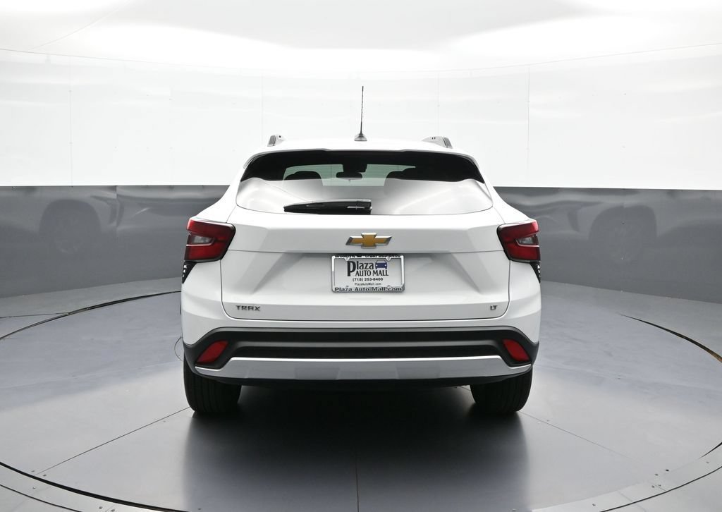 Used 2025 Chevrolet Trax LT w/ LT Convenience Package FWD image 7