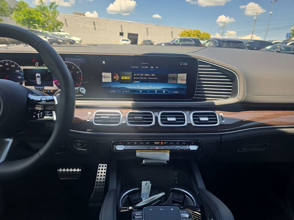 New 2026 Mercedes-Benz GLS 580 4MATIC image 17