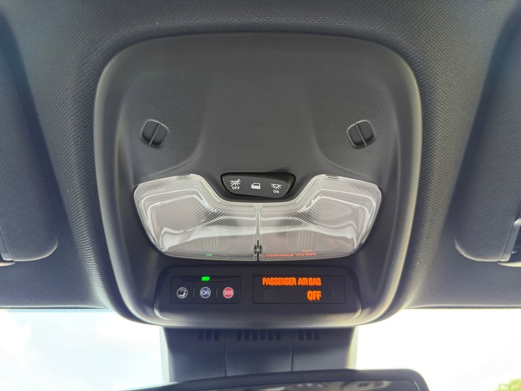 New 2025 Chevrolet Colorado LT w/ LT Convenience Package image 30