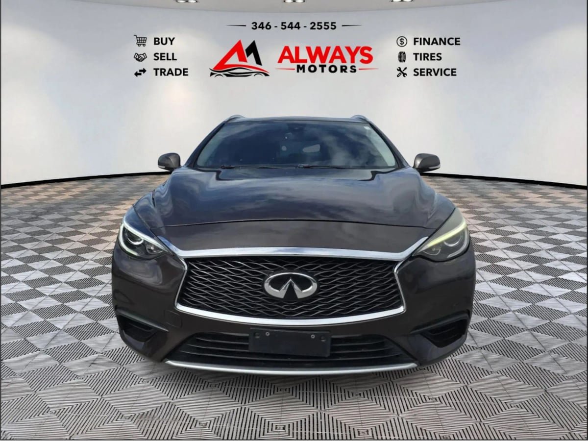 Used 2019 INFINITI QX30 FWD image 3