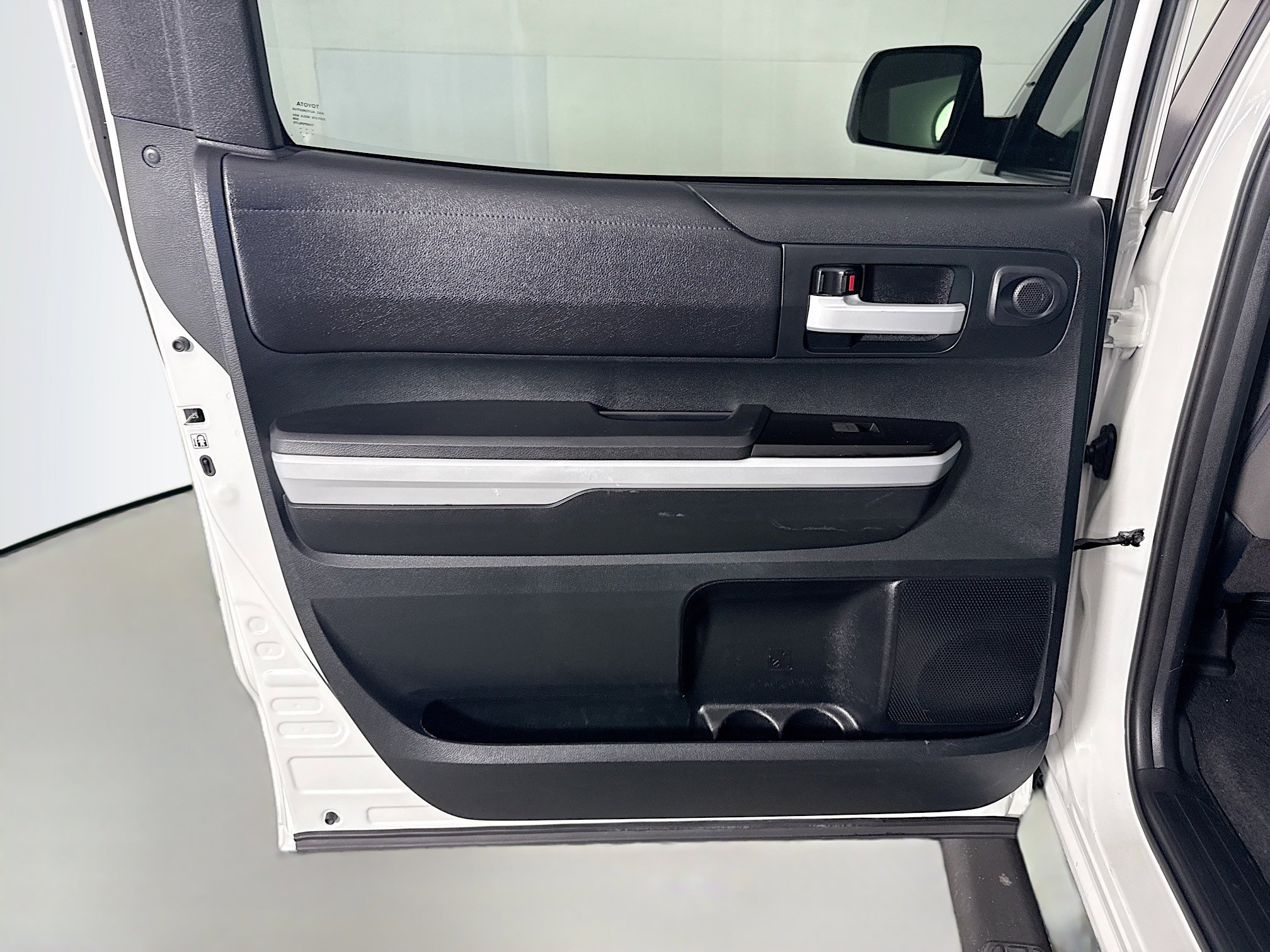 Used 2018 Toyota Tundra SR5 image 25