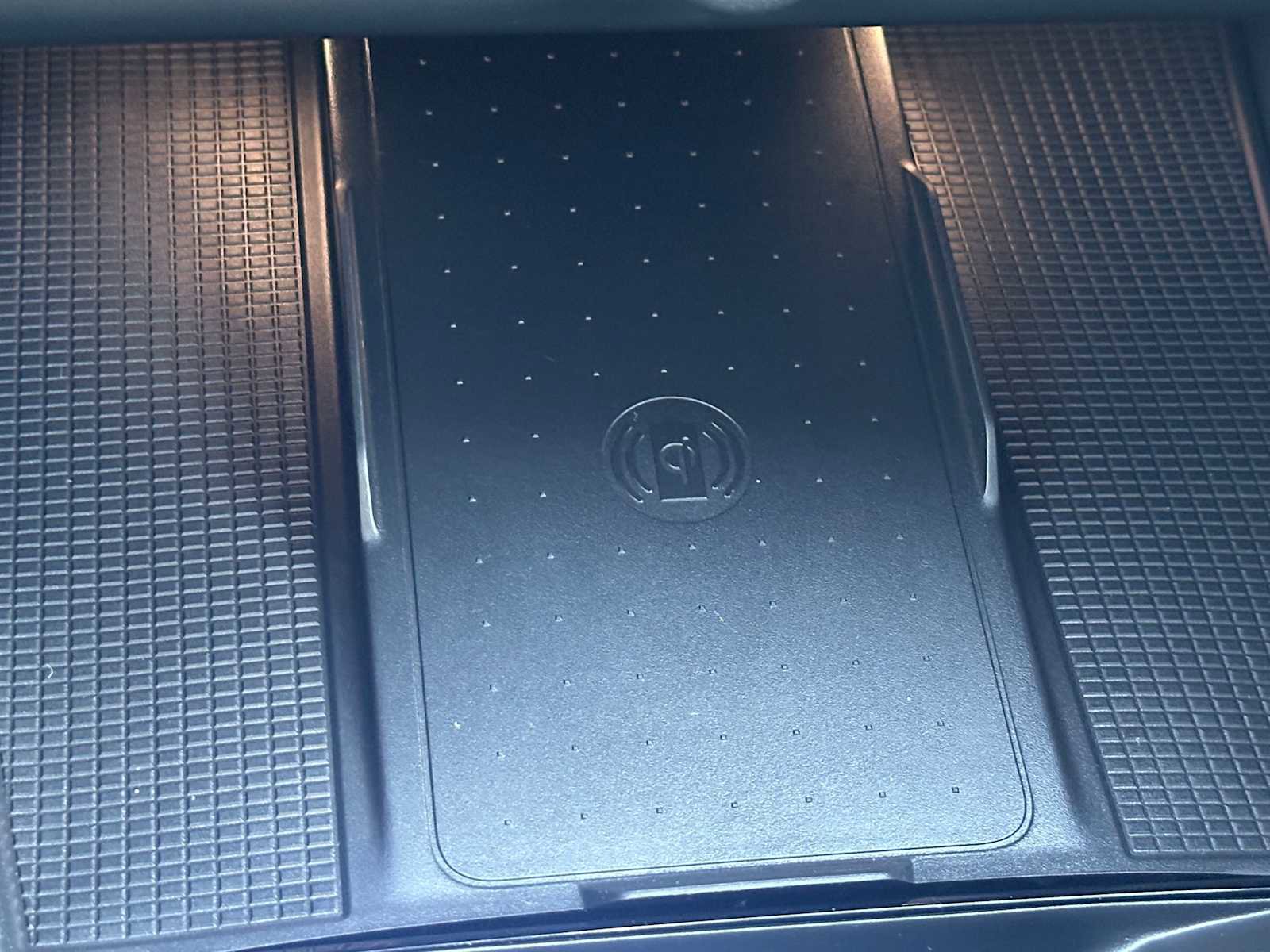 New 2026 Volvo XC40 B5 Ultra w/ Protection Package Premier image 30