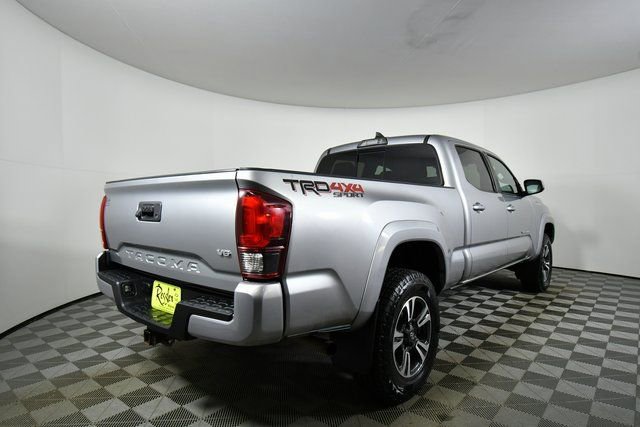 Used 2019 Toyota Tacoma TRD Sport image 11