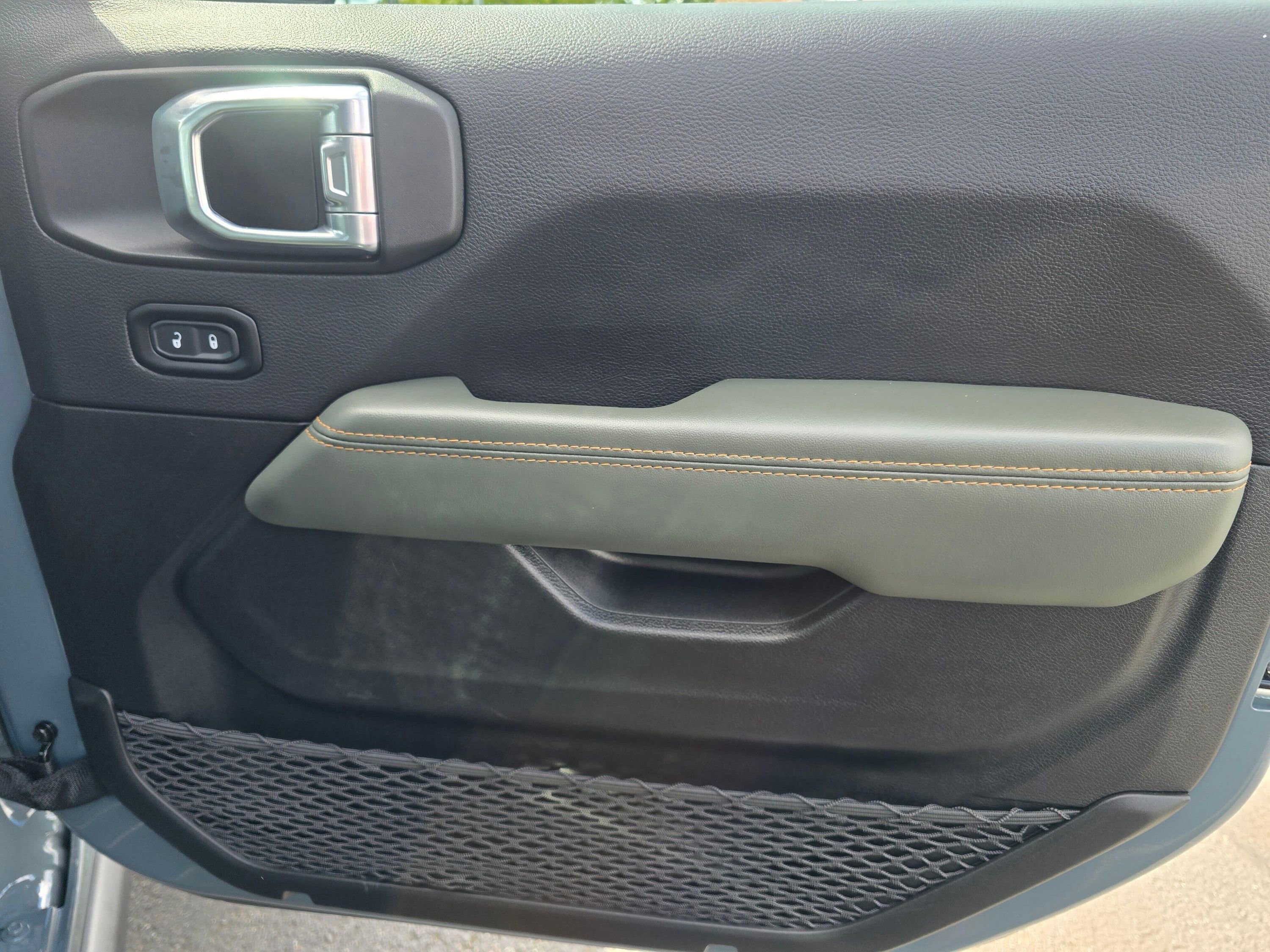 Used 2024 Jeep Gladiator Mojave w/ Convenience Group image 25