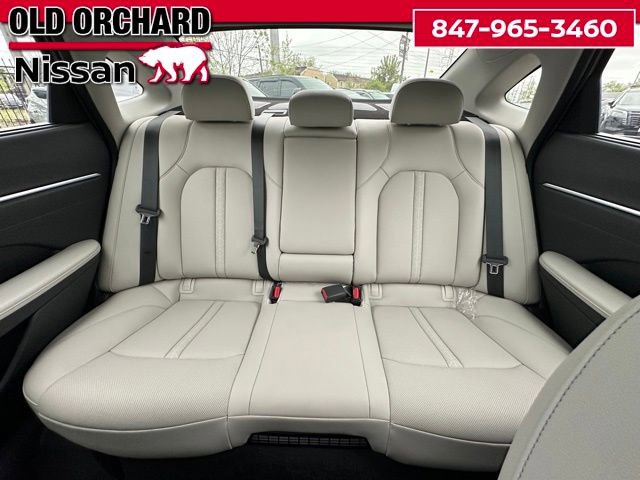 Used 2025 Hyundai Sonata Limited FWD image 11