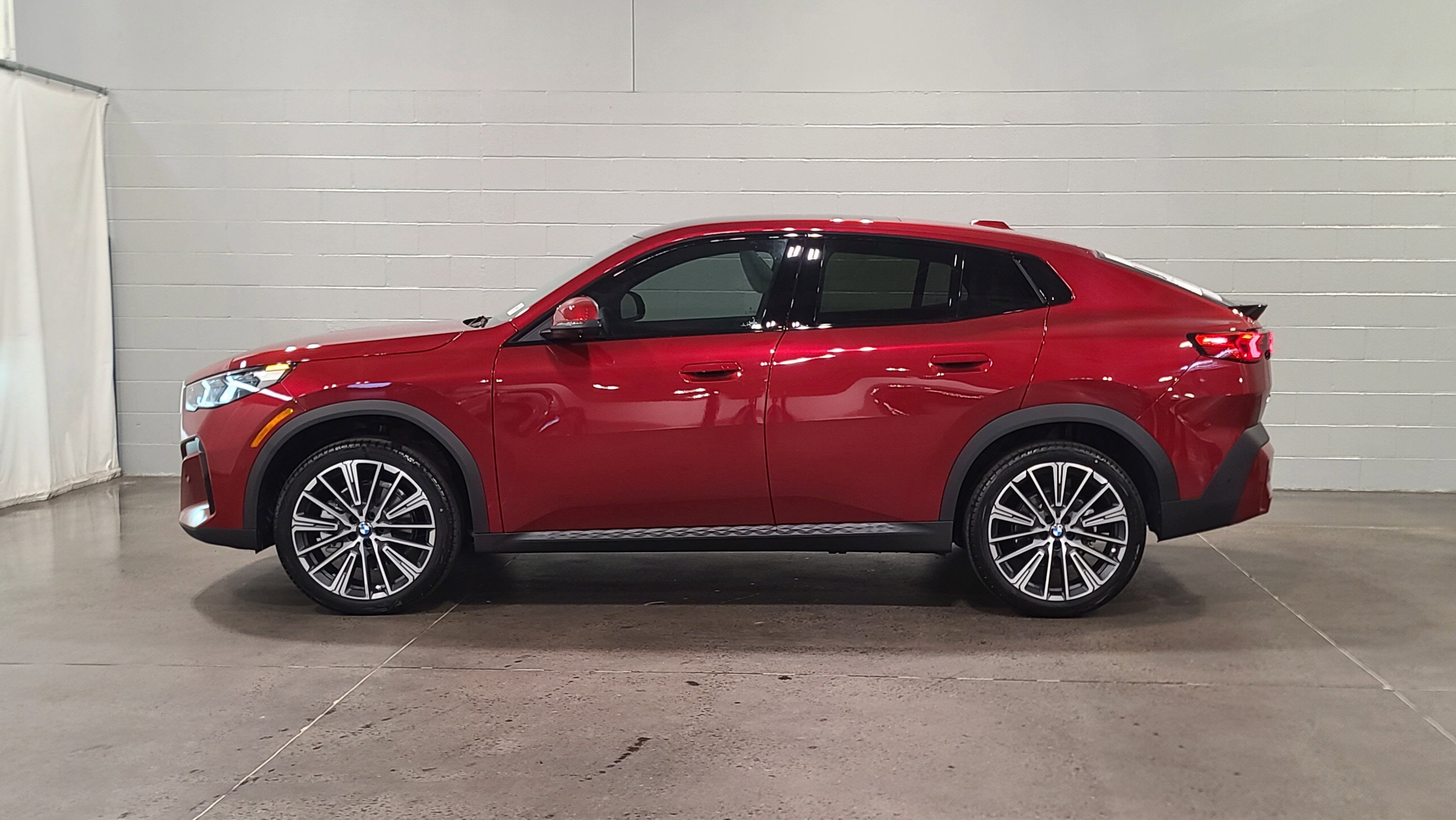 Used 2026 BMW X2 xDrive28i w/ Technology Package AWD/4WD image 5