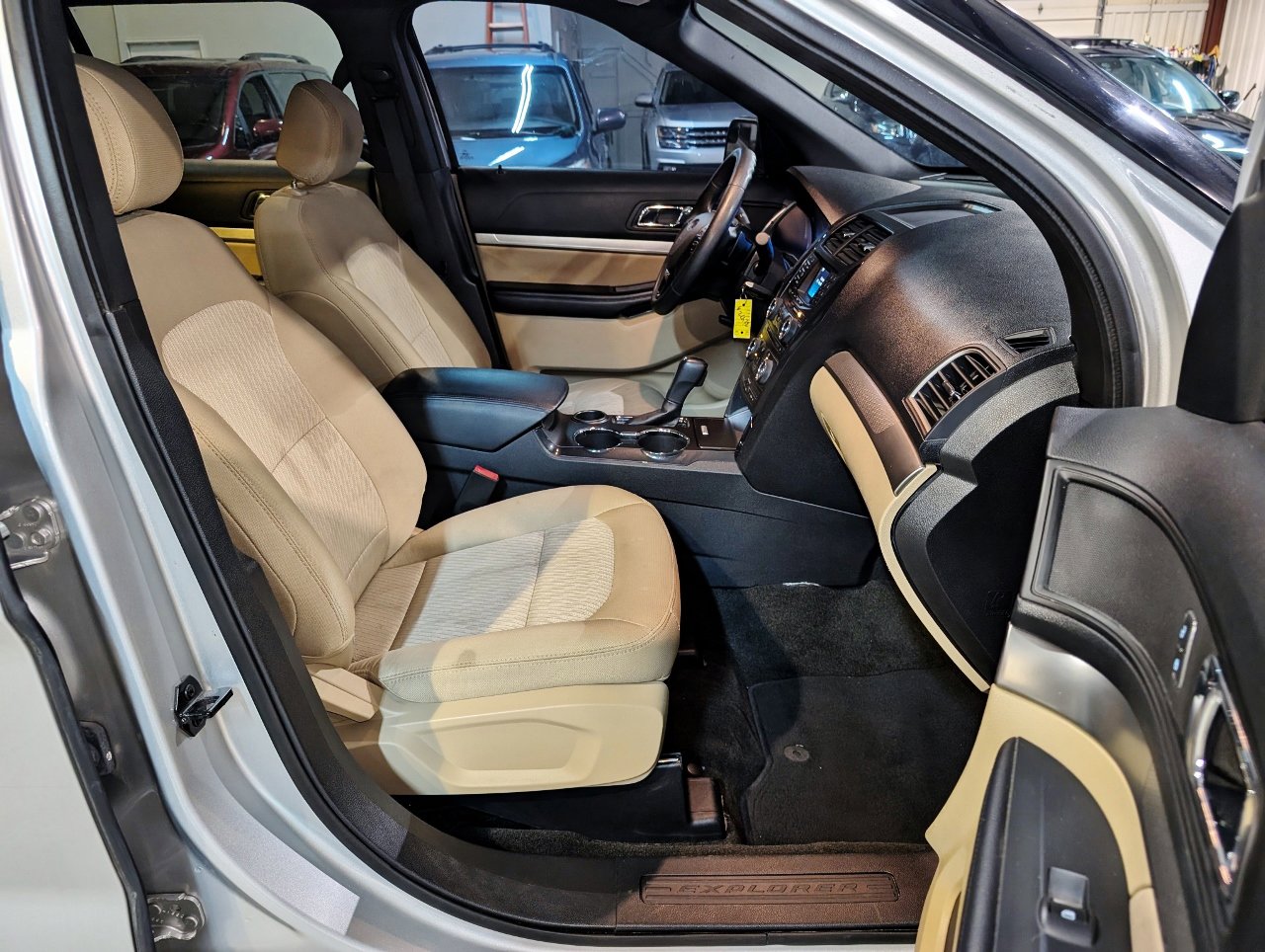 Used 2017 Ford Explorer FWD image 31