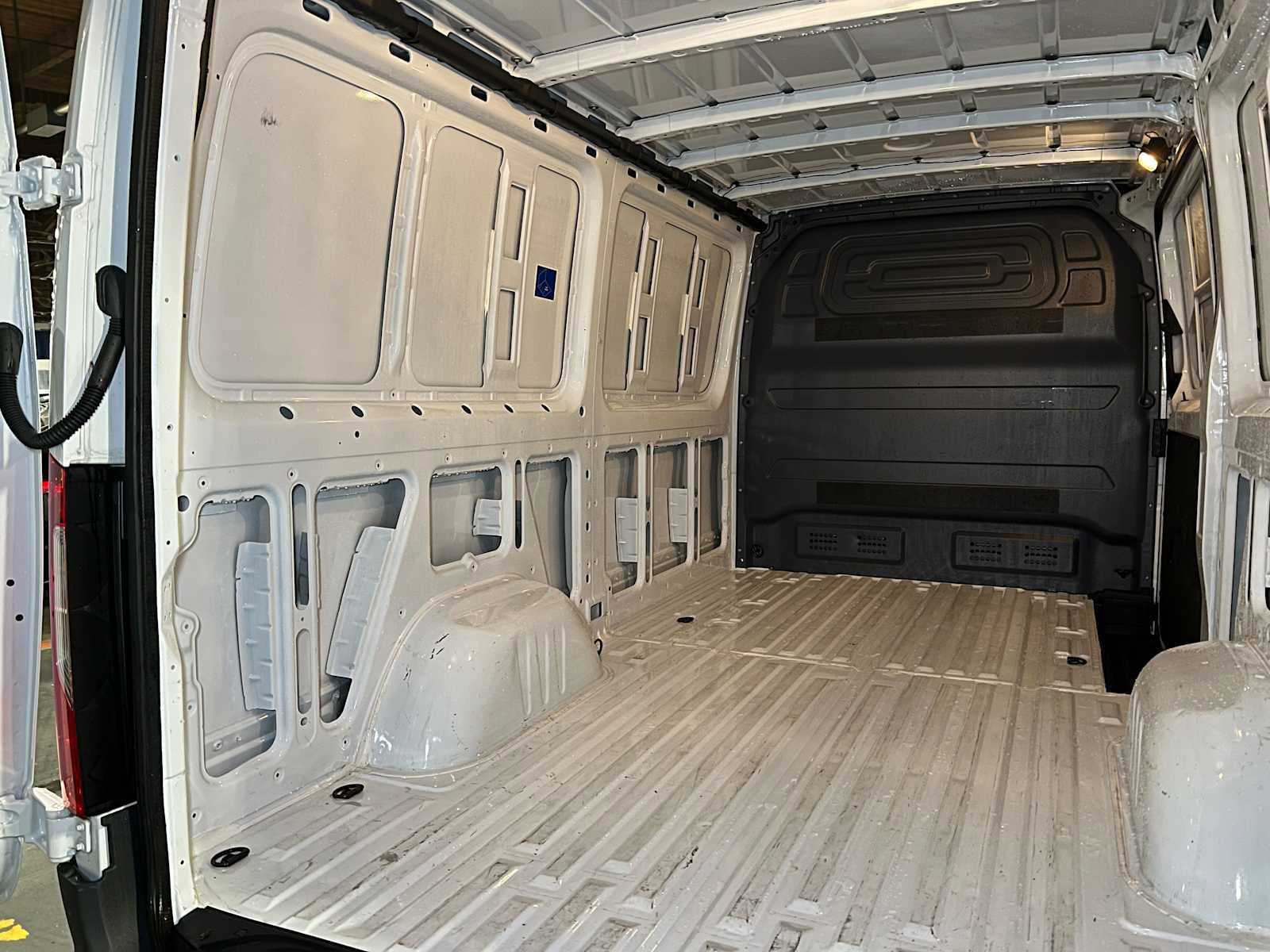 Used 2025 Mercedes-Benz Sprinter 2500 image 20