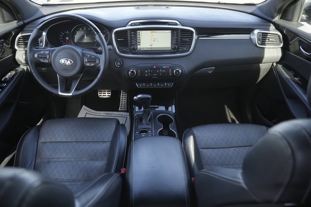 Used 2017 Kia Sorento SX image 21