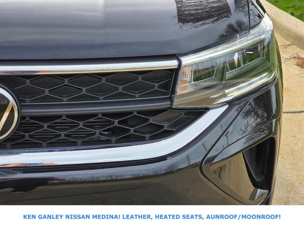 Used 2024 Volkswagen Taos SE image 10