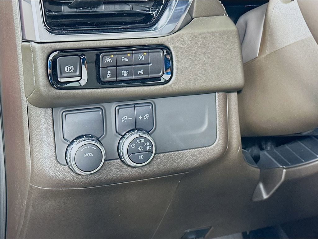 Used 2025 GMC Yukon XL Elevation RWD image 10