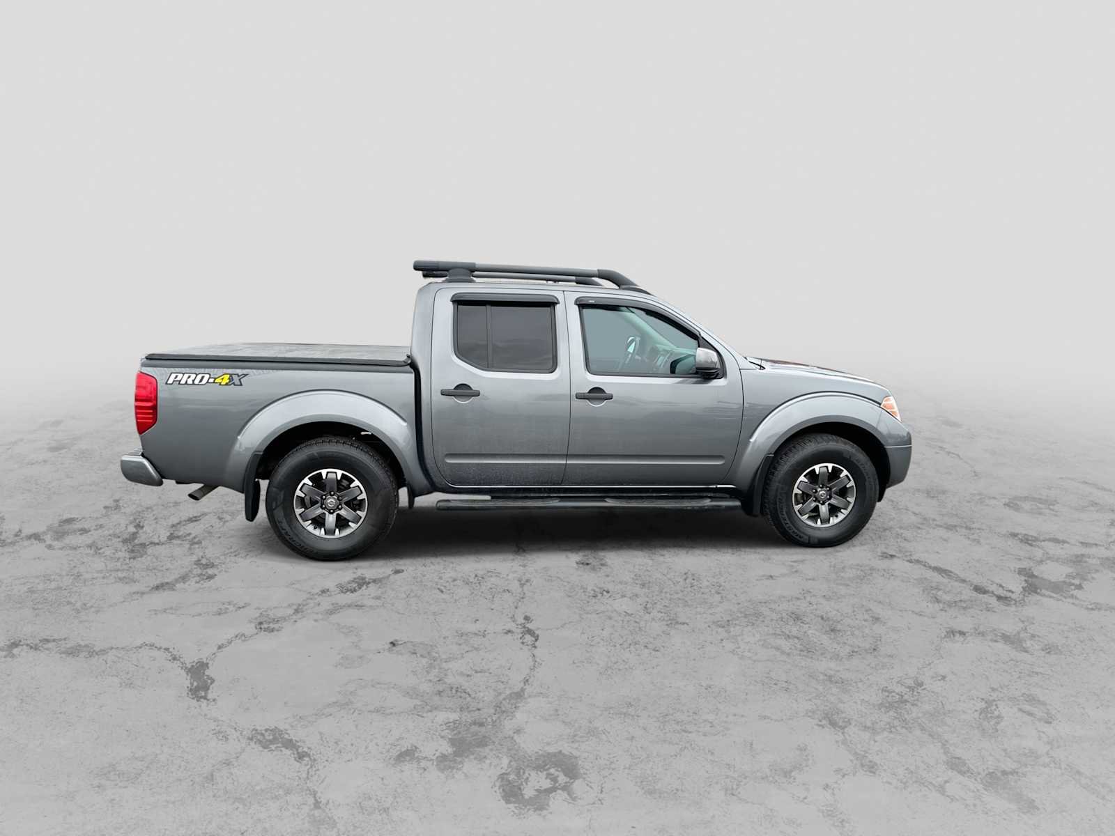 Used 2020 Nissan Frontier PRO-4X w/ Pro-4x Utility Package image 9