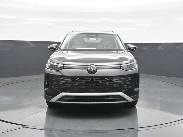 New 2026 Volkswagen Tiguan SE FWD image 2
