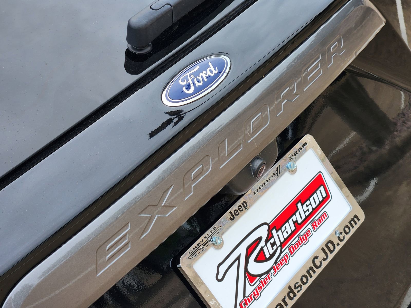Used 2024 Ford Explorer XLT w/ Equipment Group 202A RWD image 18