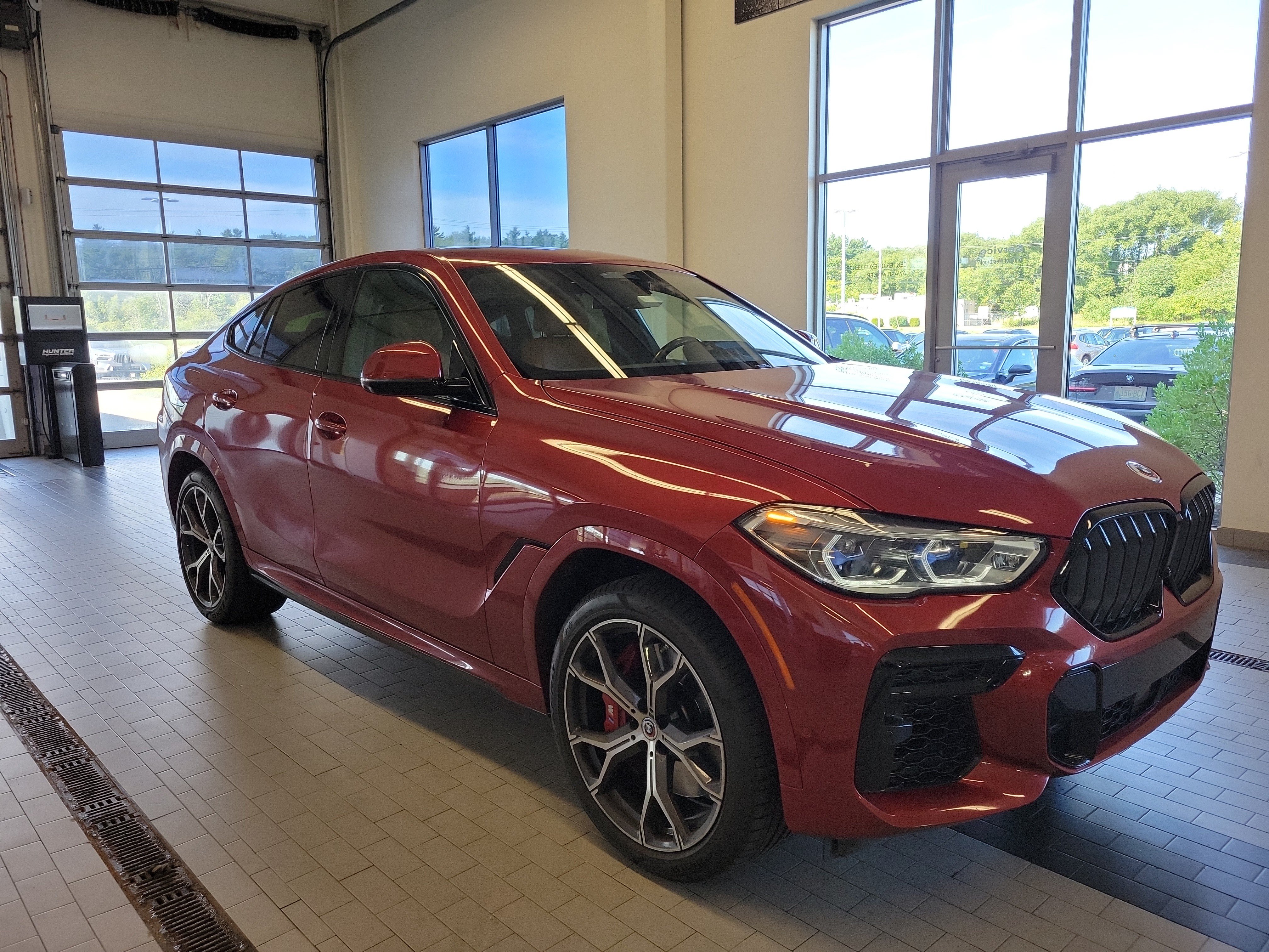 Used 2023 BMW X6 M50i w/ Executive Package AWD/4WD image 3