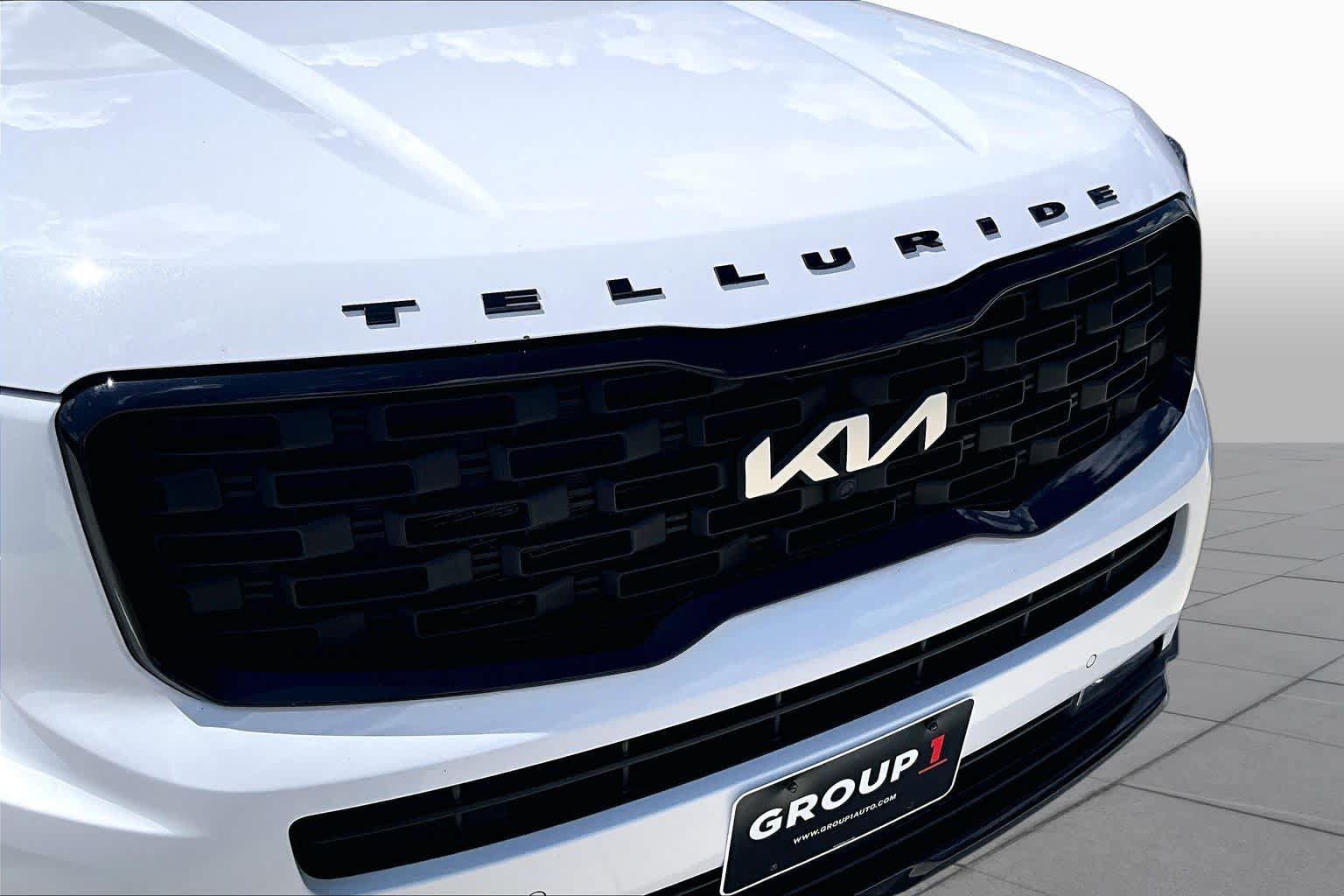 Used 2022 Kia Telluride SX w/ Nightfall Edition Package AWD/4WD image 28