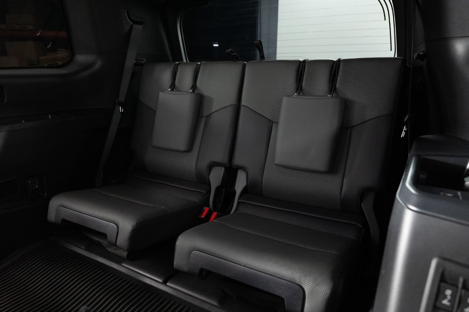 Used 2025 Lexus GX 550 w/ Accessory Package (2T) AWD/4WD image 24