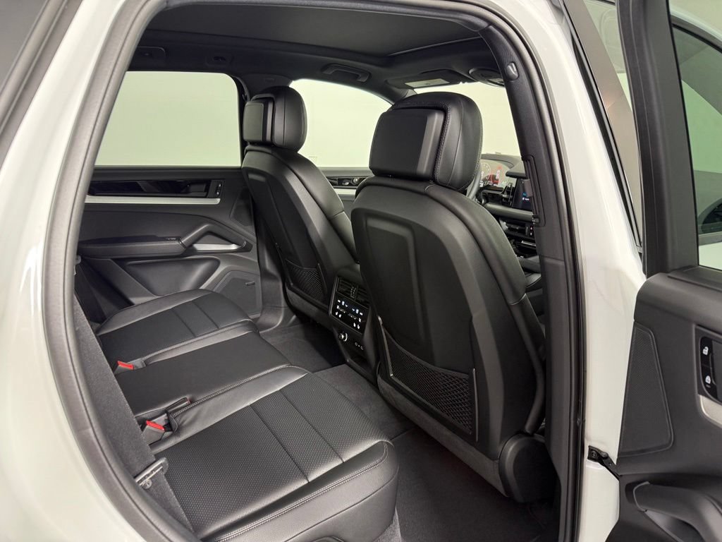 New 2026 Porsche Cayenne AWD/4WD image 17