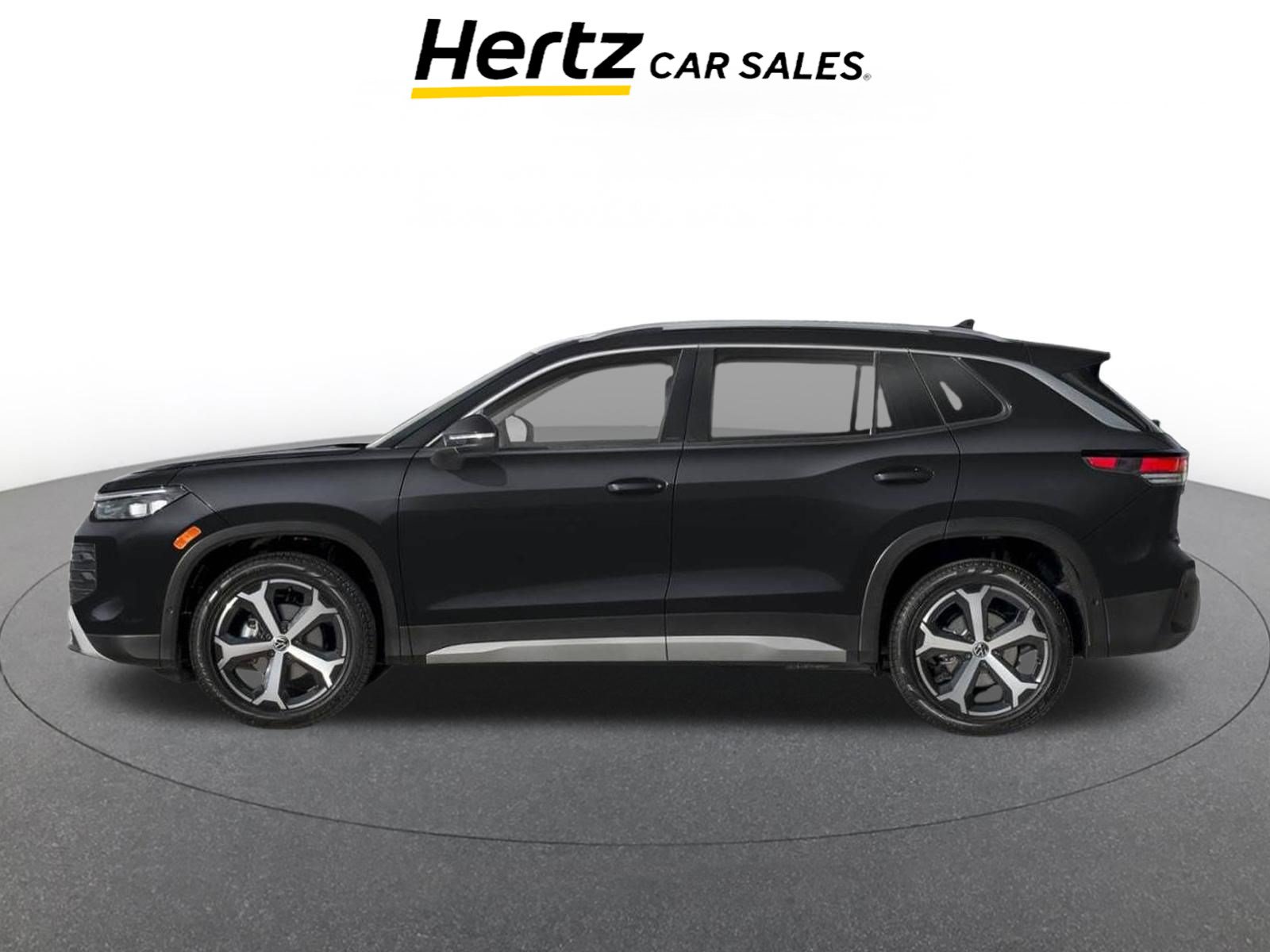 Used 2026 Volkswagen Tiguan SE FWD image 3
