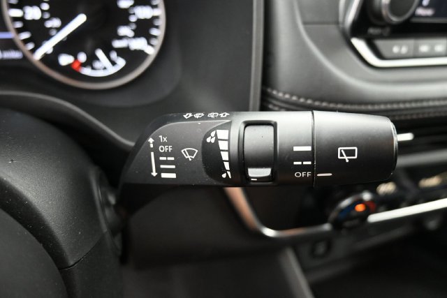 Used 2024 Nissan Rogue SV FWD image 30