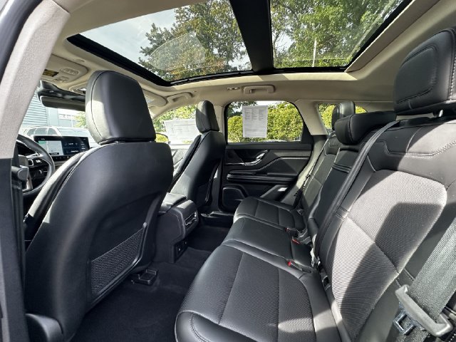 Certified 2023 Lincoln Corsair AWD w/ Equipment Group 101A image 18