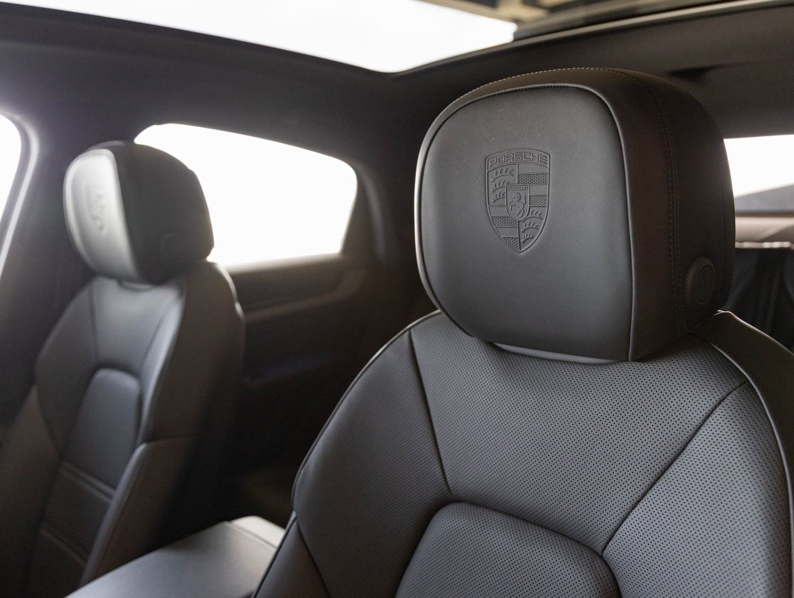 Certified 2026 Porsche Cayenne Coupe image 24