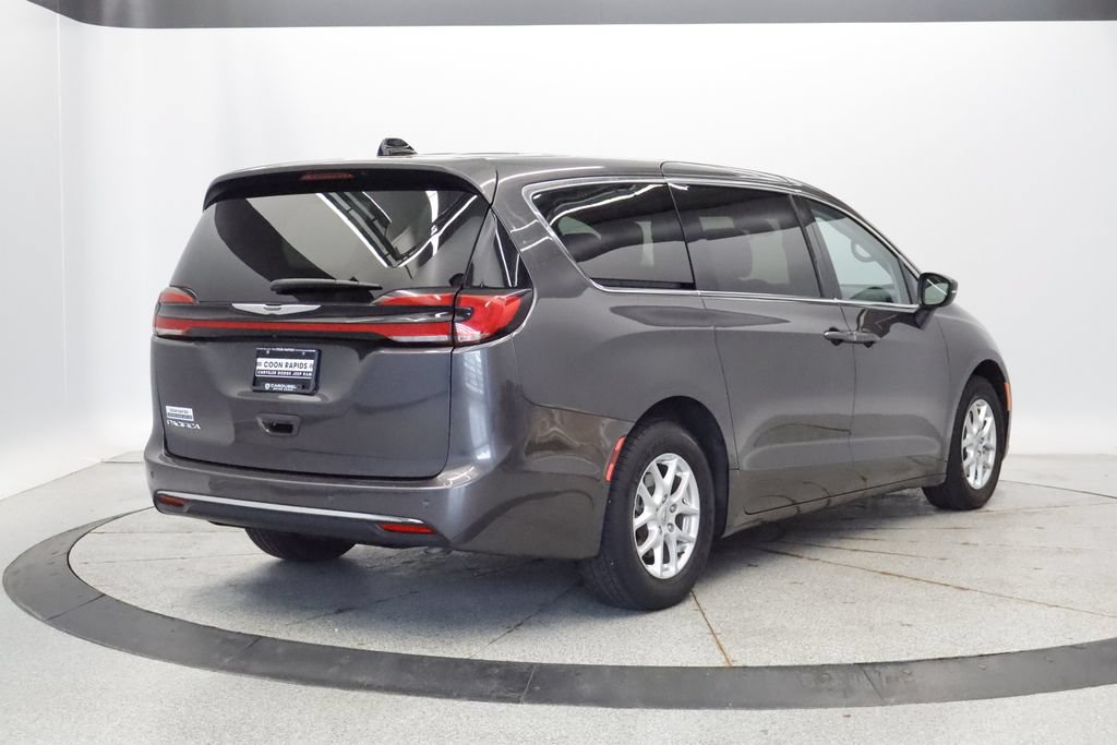 Certified 2023 Chrysler Pacifica Touring-L FWD image 6