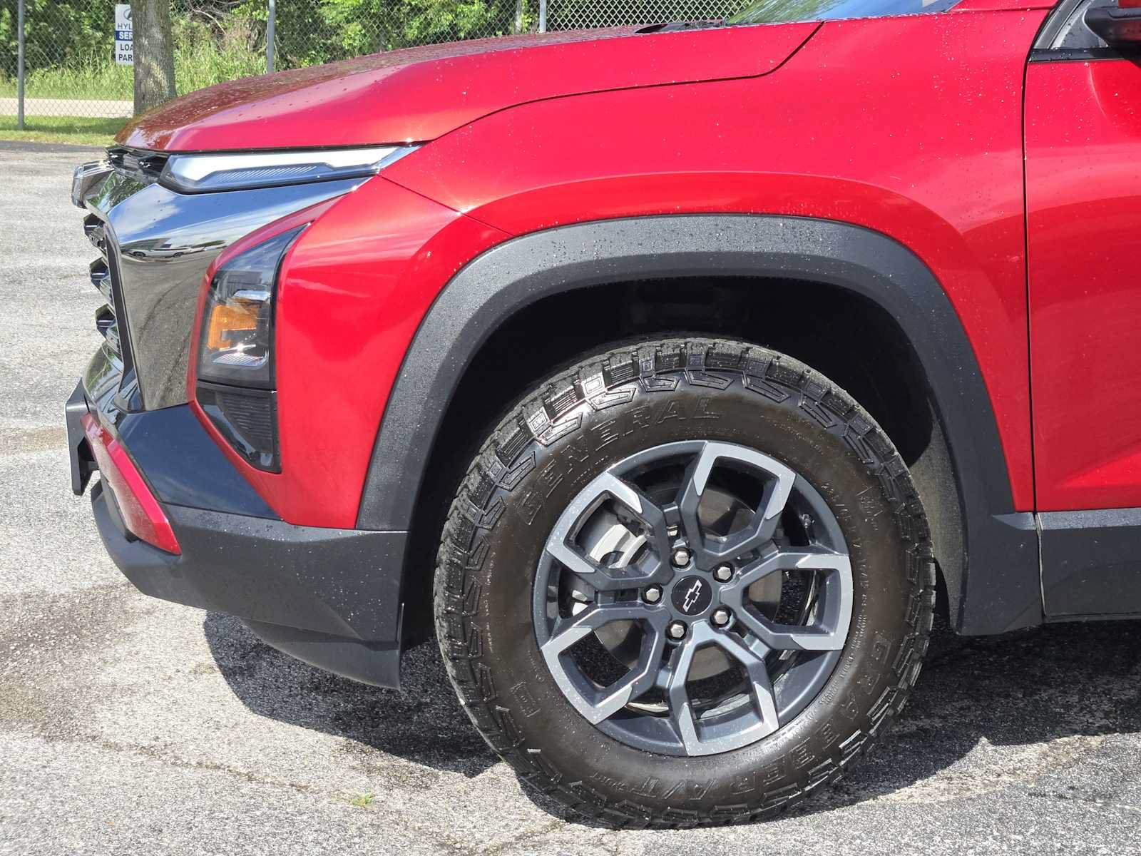 Certified 2025 Chevrolet Equinox ACTIV AWD/4WD image 8