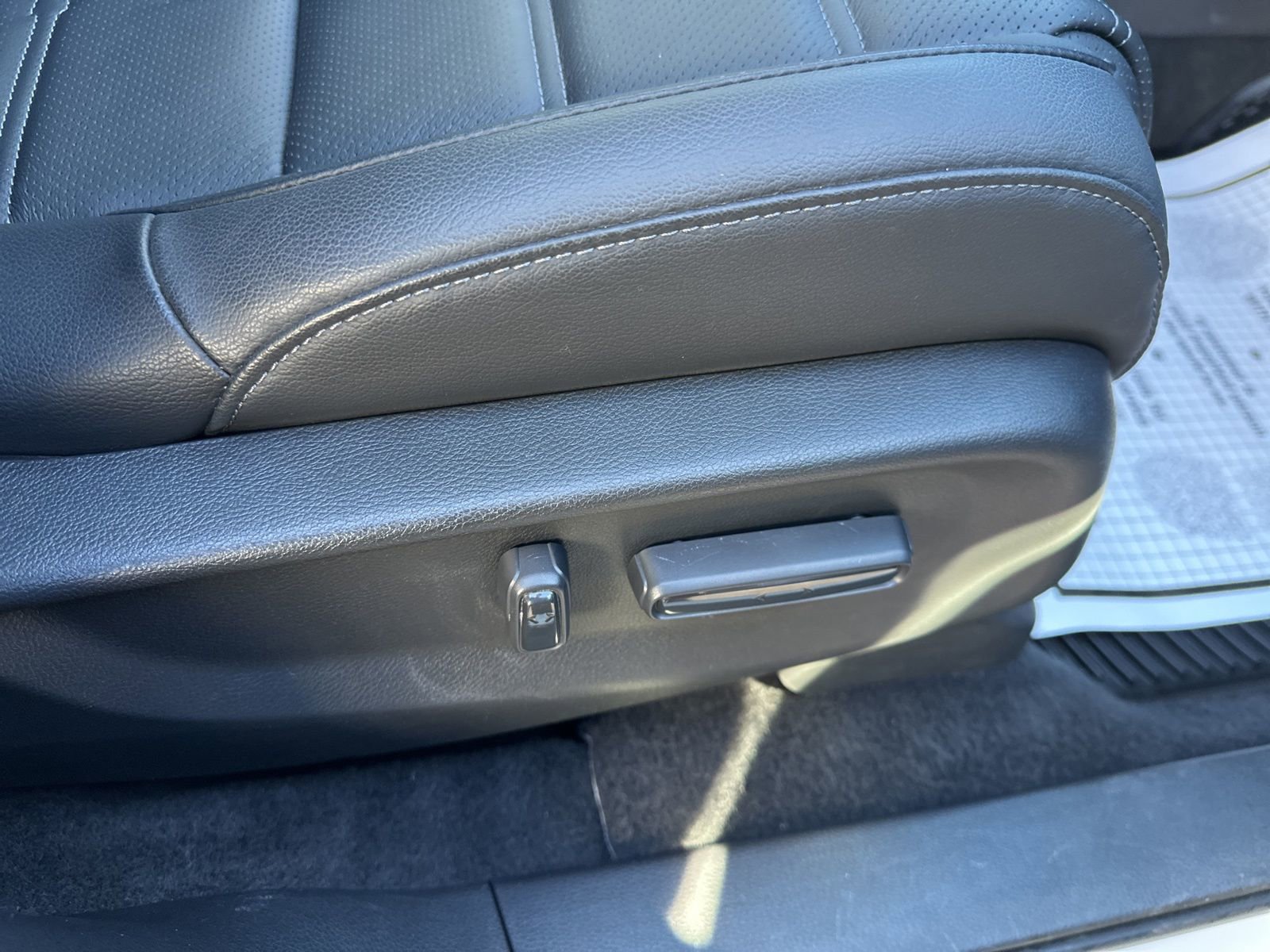 Used 2020 Honda CR-V Touring image 34