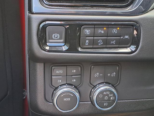 New 2026 GMC Yukon AT4 w/ AT4 Premium Package AWD/4WD image 15