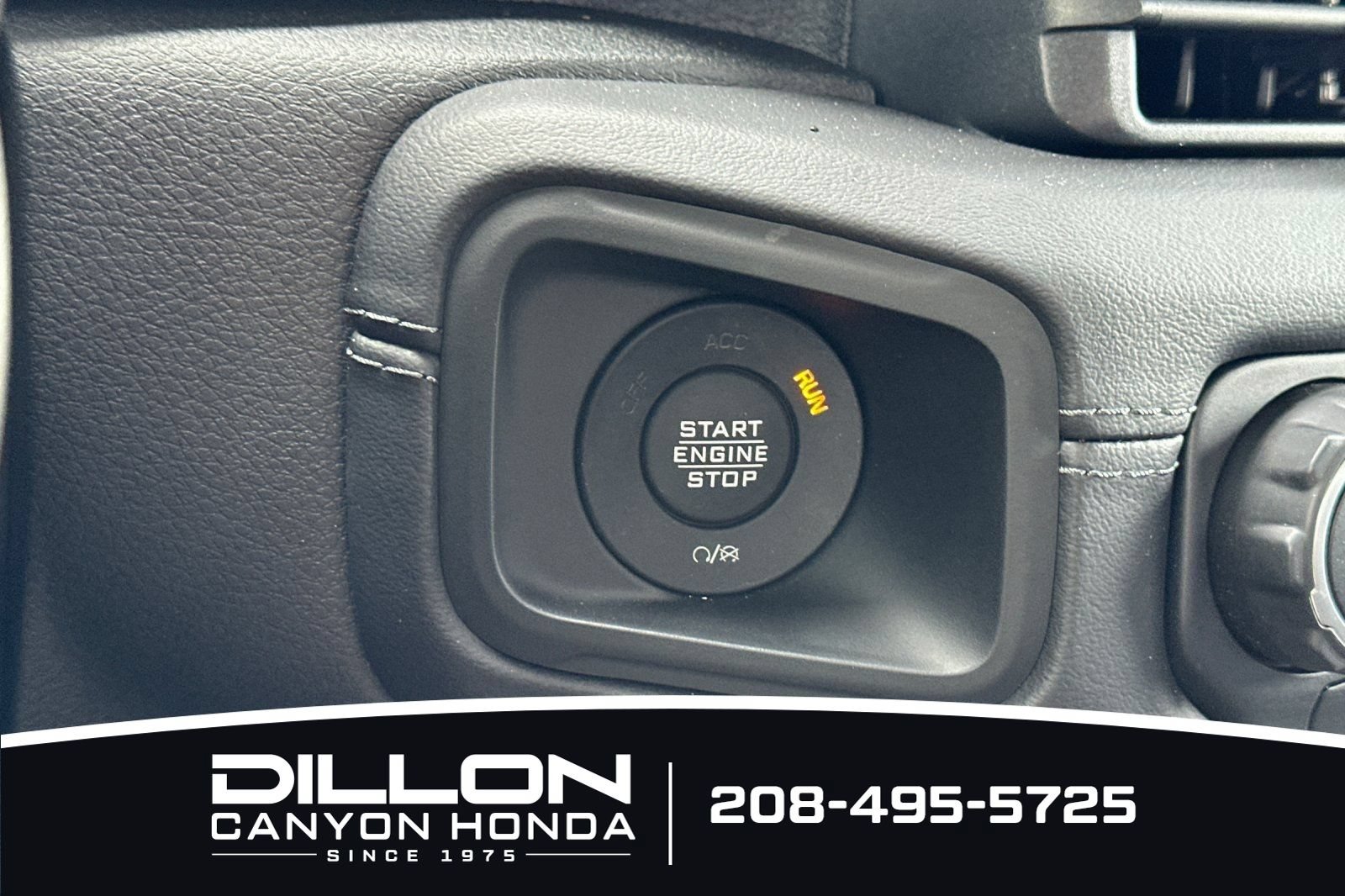 Used 2025 Jeep Gladiator Rubicon AWD/4WD image 22