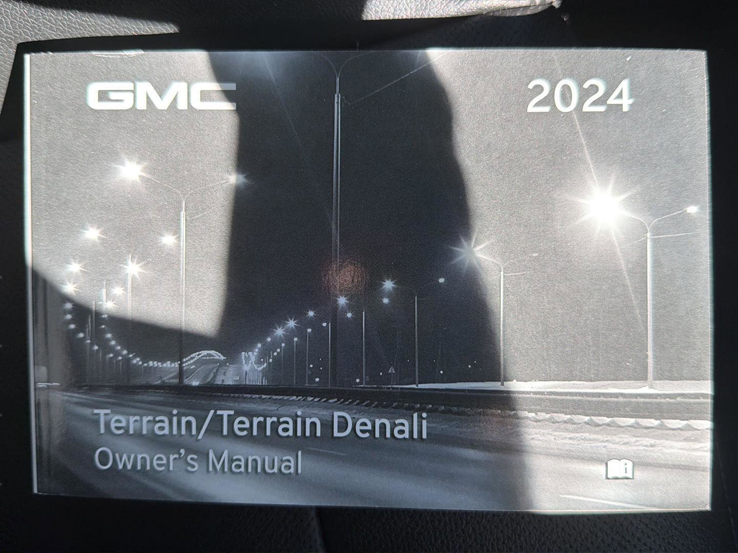Used 2024 GMC Terrain SLT AWD/4WD image 35