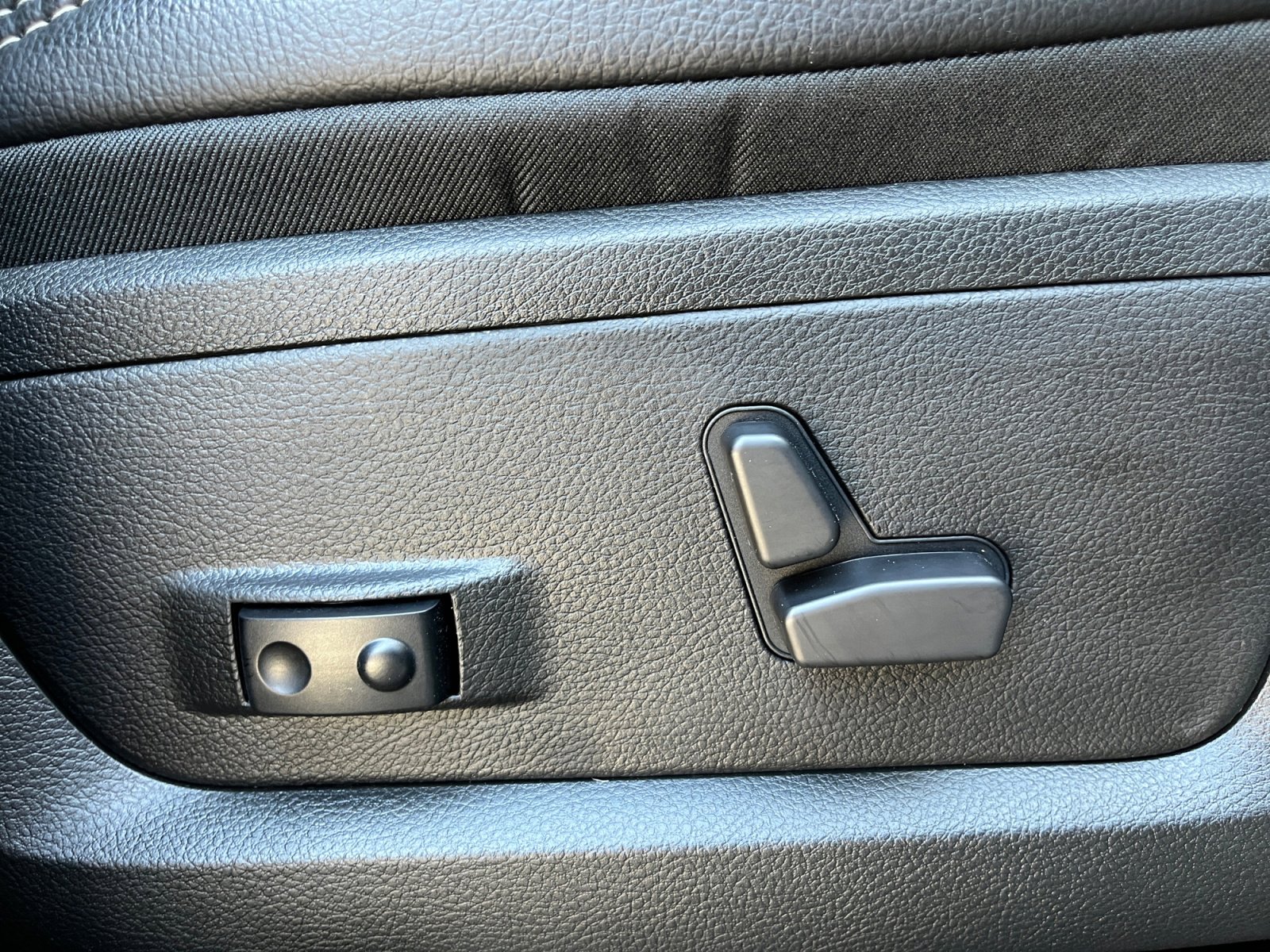 New 2025 RAM 2500 Laramie w/ Night Edition AWD/4WD image 28