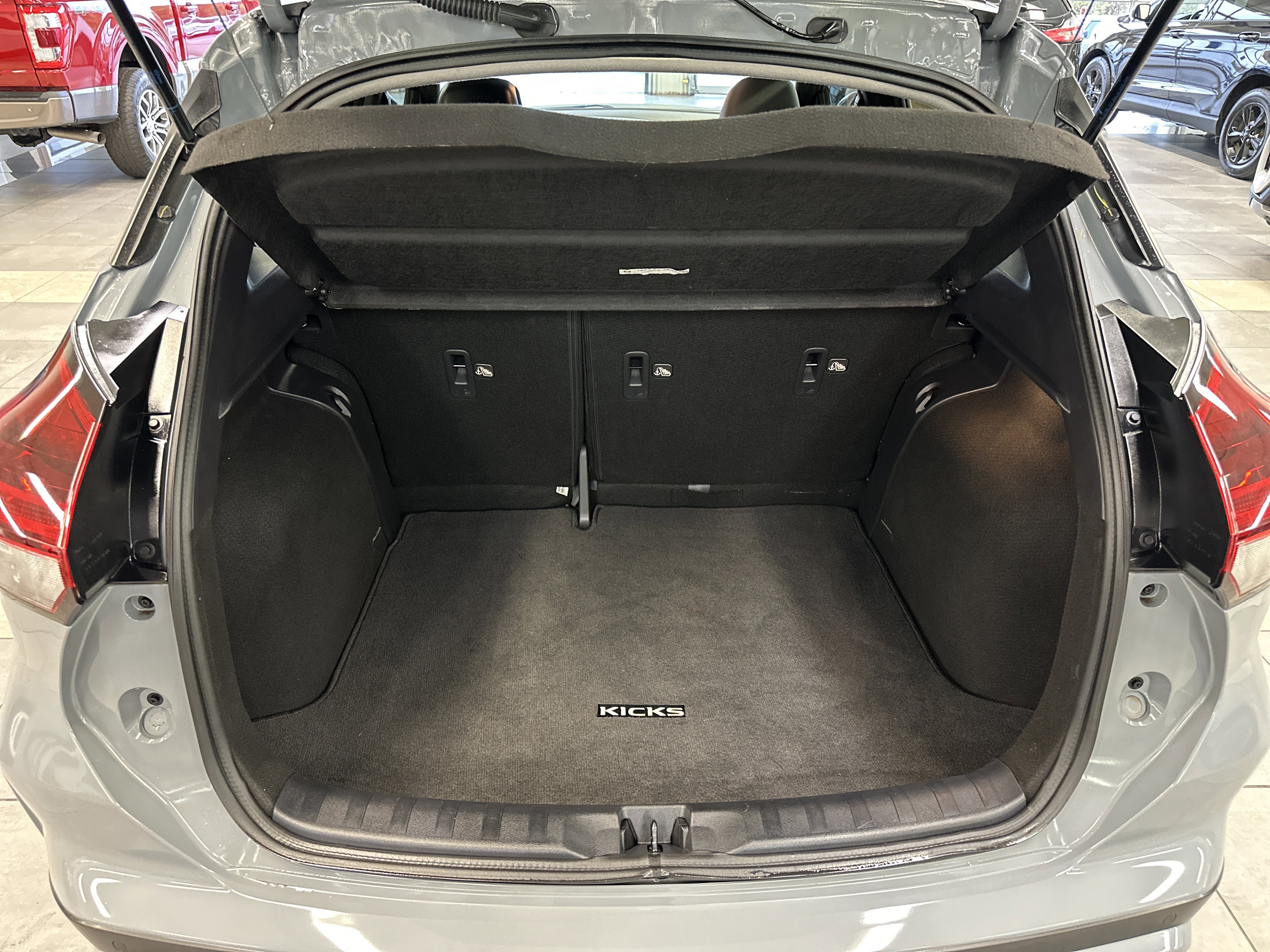 Used 2024 Nissan Kicks SR w/ SR Premium Package image 6