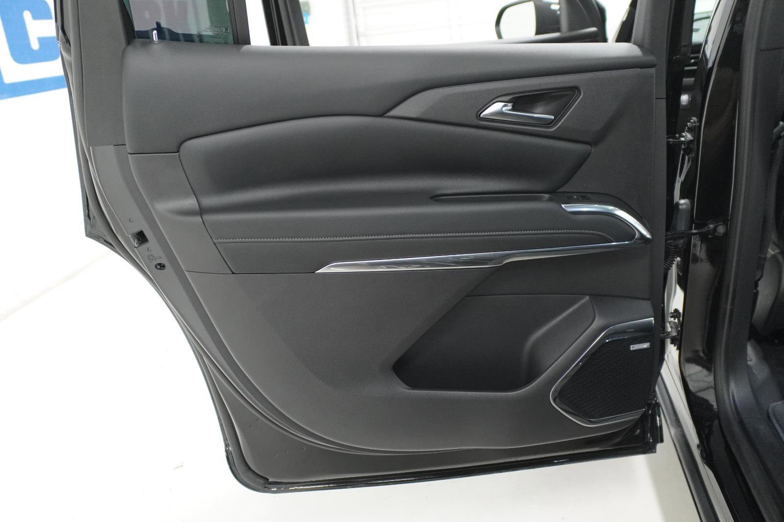 Used 2026 Chevrolet Traverse High Country w/ LPO, Floor Liner Package FWD image 40