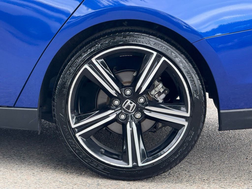 Used 2023 Honda Accord Sport image 11