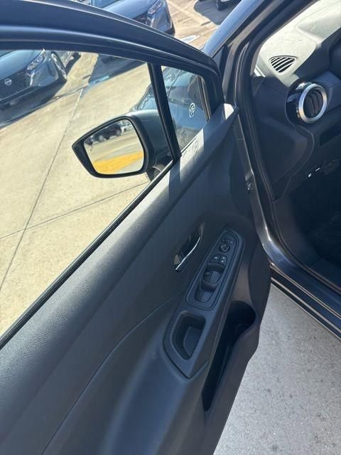 New 2025 Nissan Versa SV w/ Trunk Package FWD image 12