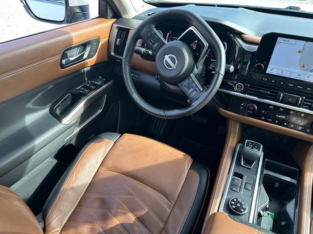 Used 2022 Nissan Pathfinder Platinum w/ Lighting Package (N92) AWD/4WD image 24